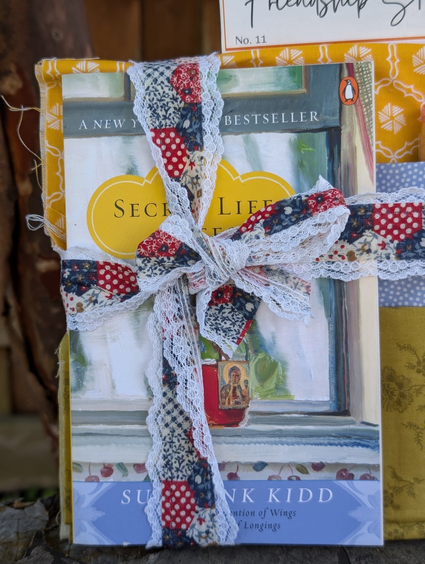 Book and Quilt Block Kit- The Secret Life of Bees- Sue Monk Kidd